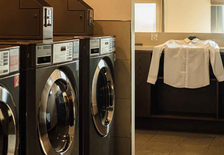 코인 세탁실은 세탁부터 건조 그리고 다림질까지 이용하실 수 있습니다.